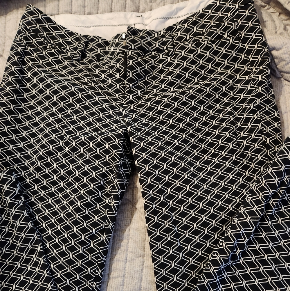 a.n.a. size 4 Black and white, skinny ankle.